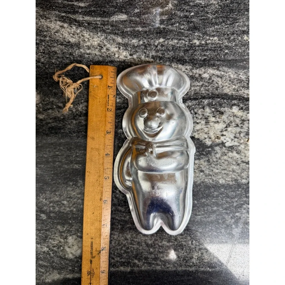 Vintage 1975 Pillsbury Doughboy Aluminum Cake Pan Mold 3005-157 Poppin Fresh